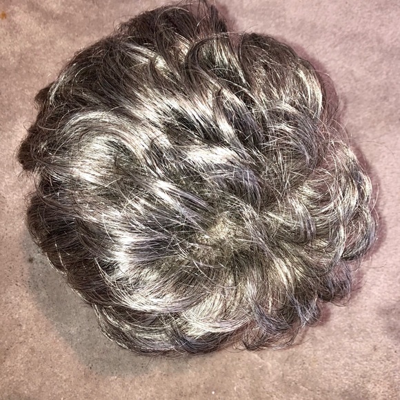 VIVICA A. FOX silver wig - Picture 3 of 11